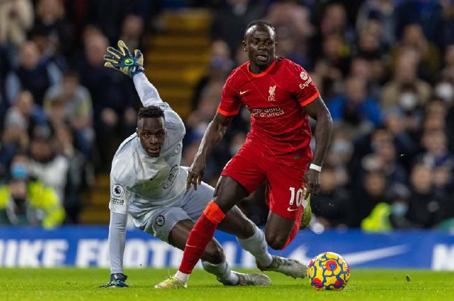 电影《网络迷踪》海报工程师大卫·金（约翰·赵 饰）一直引以为傲的16岁乖女玛戈特突然失踪。