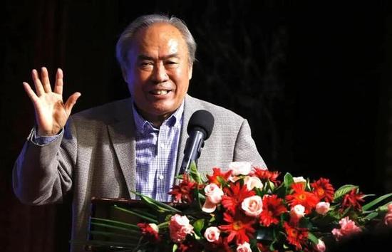 2026-02-22 从2019年第一部“巴音布鲁克之王”燃爆大银幕，到第二部张驰带着徒弟逆风翻盘，《飞驰人生》系列早已不只是赛车电影，而成了无数观众心中的“热血代餐”。