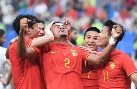 ” 《红楼梦》成高考题 “贾宝玉”望大家读经典名著 2022-06-08 2022年语文高考落下帷幕，高考语文全国甲卷以《红楼梦》“大观园试才题对额”片段作为作文材料题引发热议。