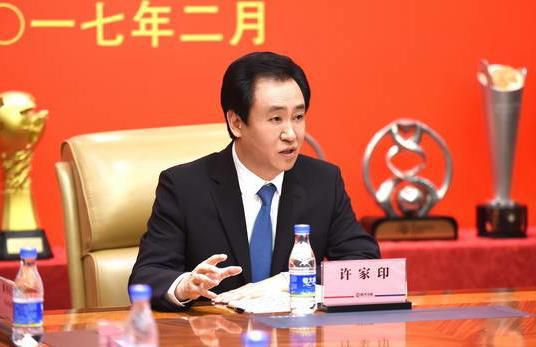 能够胜任这两种身份的，通常是具备市场号召力、资源整合能力和商业规划意识的资深演员。