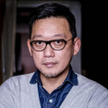 ”从其 阿曼达新片光腿仅穿内裤 娜奥米、斯蒂勒演夫妻 2013-09-26 近日，新片《当我们年轻时》（暂译名）（While We're Young）在纽约布鲁克林的一组片场照曝光，阿曼达·塞弗里德在现场光着大腿，仅穿橘色内裤，造型十分突破；本·斯蒂勒和娜奥米·沃茨幸福牵手 迪士尼将拍海洋题材动画《莫阿娜》 2016年上映 2014-10-21 随着《超能陆战队》上映的临近，迪士尼也适时地公布了自己下一部电影的计划。
