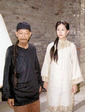 2025大湾区电影音乐晚会：经典与新声 共鸣两岸情_电影策划_ 消息 首页 新闻 视频 大片 影库 CCTV6 VIP影院 搜索 电影 星闻 独家 更多 专题 图片 视频 滚动 首页 新闻 大片 影库 CCTV6 VIP影院 客户端 电影网>新闻>原创深度策划 2025大湾区电影音乐晚会：经典与新声 共鸣两岸情 时间：2025.09.30 ：今日影评 作者：秋枫 ： 2025大湾区电影音乐晚会：经典与新声，共鸣两岸情！
